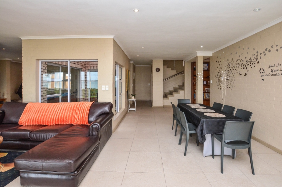 5 Bedroom Property for Sale in Bluewater Bay Western Cape